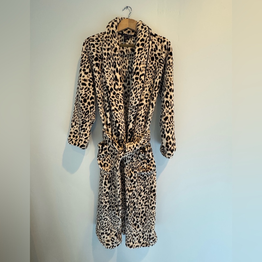 Victoria's Secret Animal Print Plush Long Robe. Women’s Size XS/S